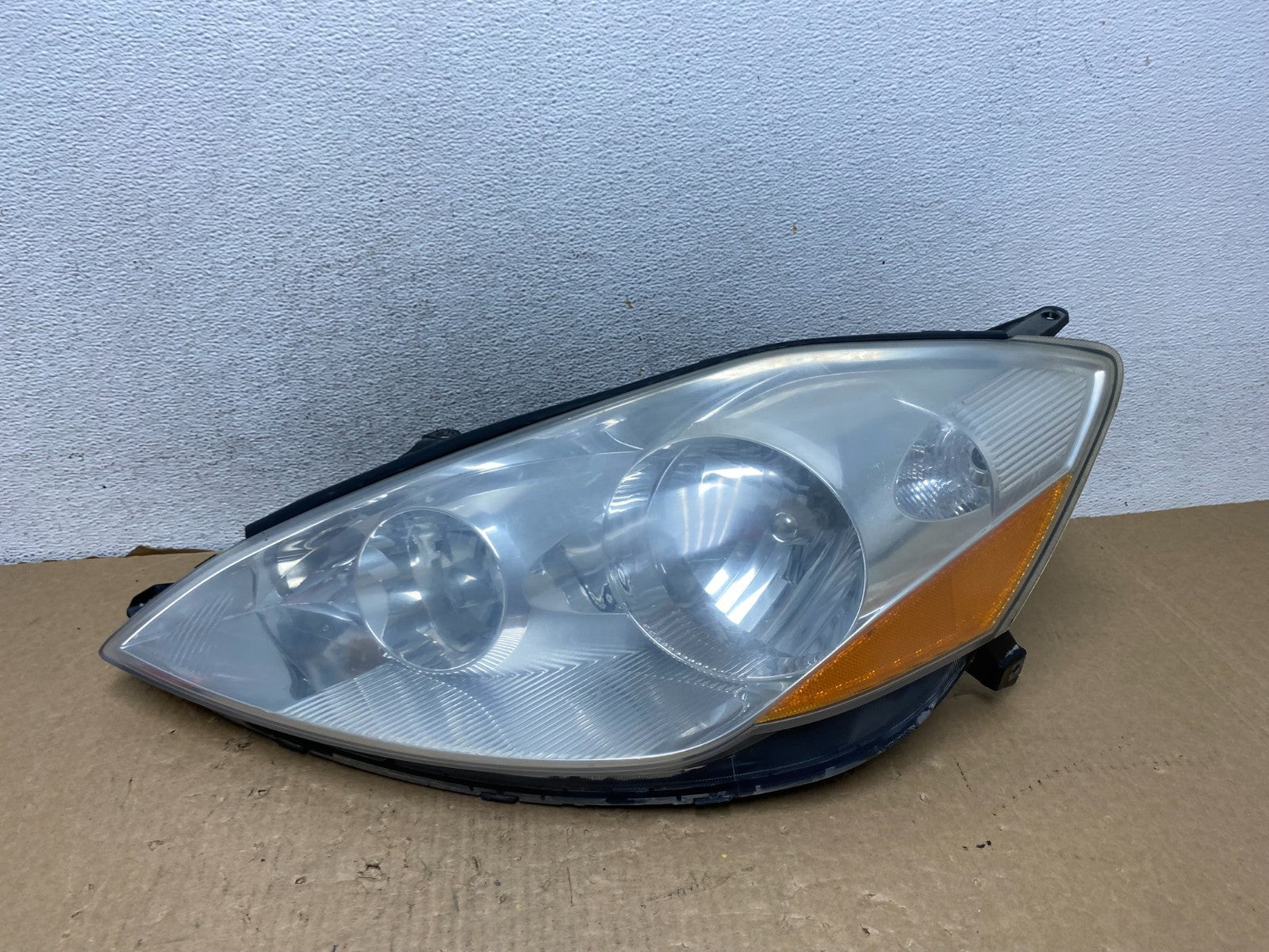 2006 to 2010 Toyota Sienna Left Driver Lh Side Headlight Halogen AF7915 DW0