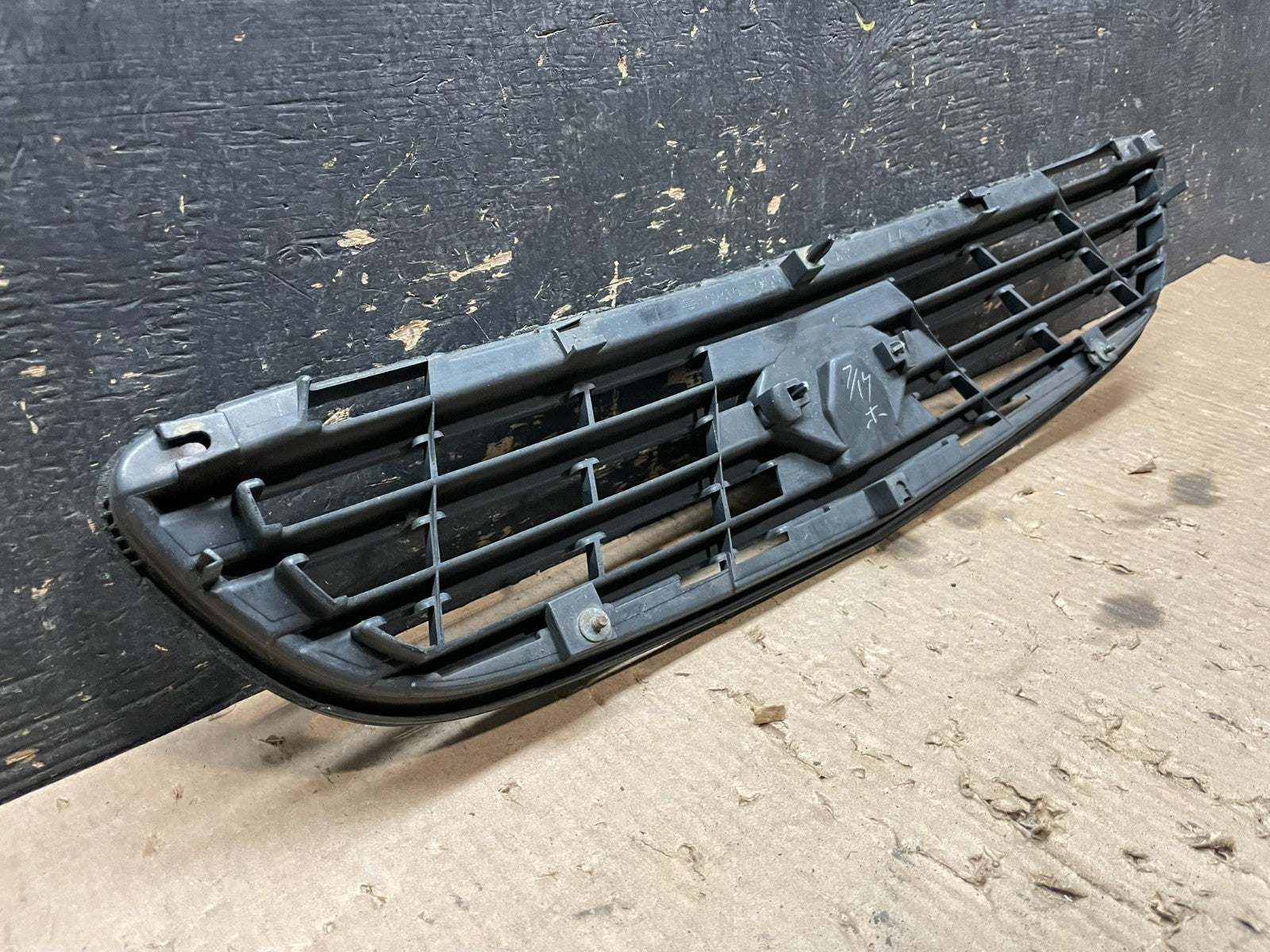 2002 2003 2004 Infiniti I35 Sedan Front Upper Grill Grille Oem Z5707 DG8