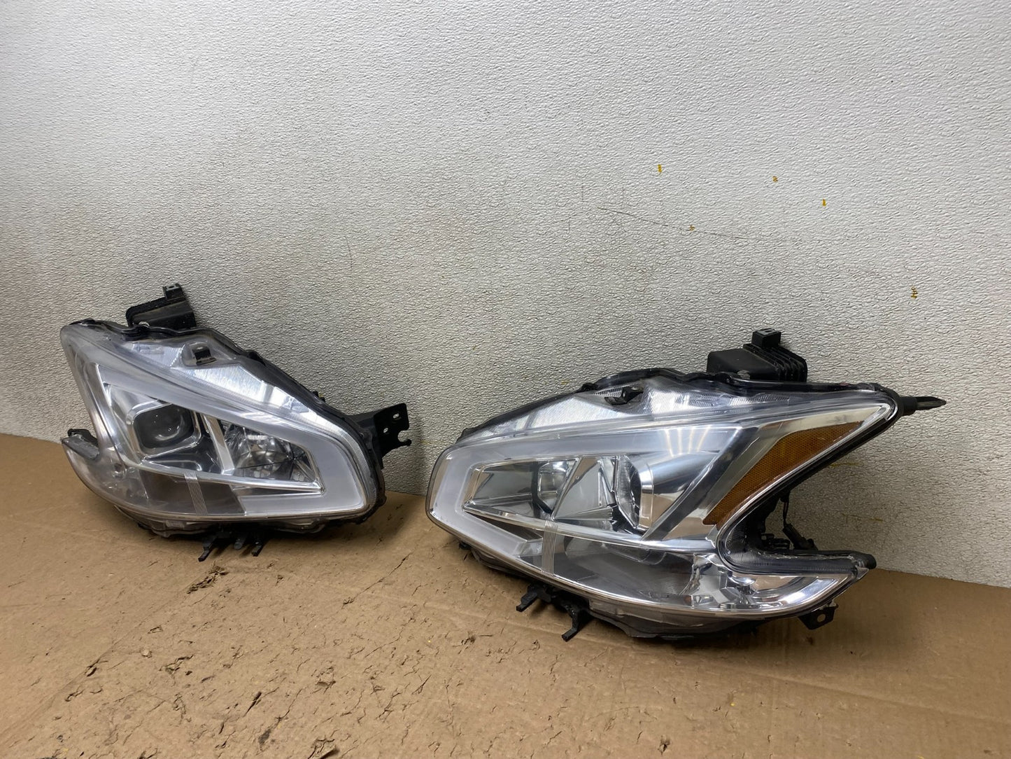 LED 2009 to 2014 Nissan Maxima Left+Right Set  Headlight Aftermarket W2934 DG1