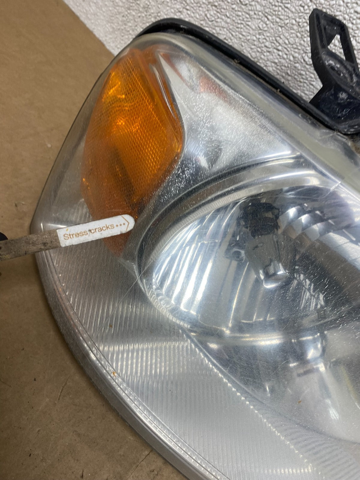 2004 to 2008 Ford F-150 F150 Left+Right Halogen Headlights W8564 DW10