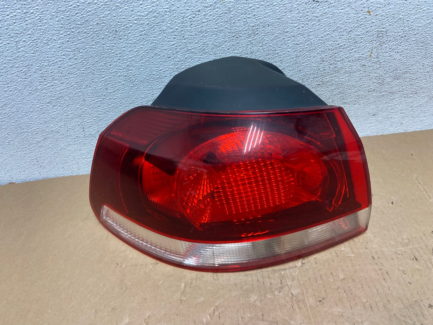 2010 to 2014 Volkswagen Golf & GTI Hatchback Left Side Tail Light AD7985 LK0