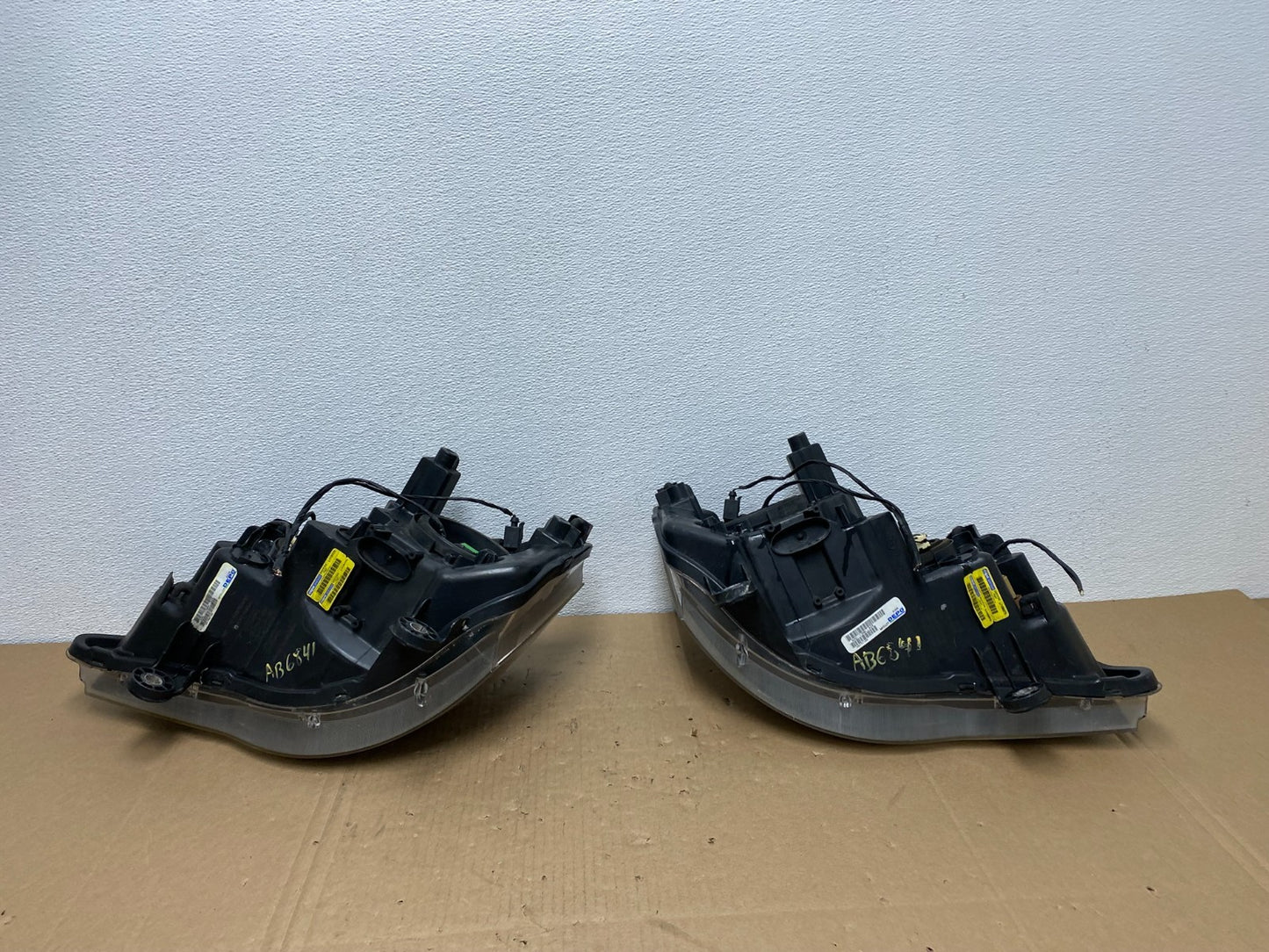 2008 to 2016 Chrysler Town and Country Left+Right Side Headlights AB6841 DW10