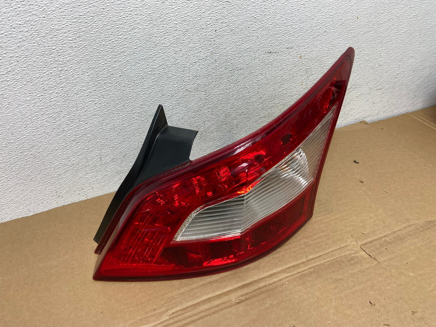 2009 2010 2011 Nissan Maxima Right Passenger RH Side Tail light AD3794 LK2