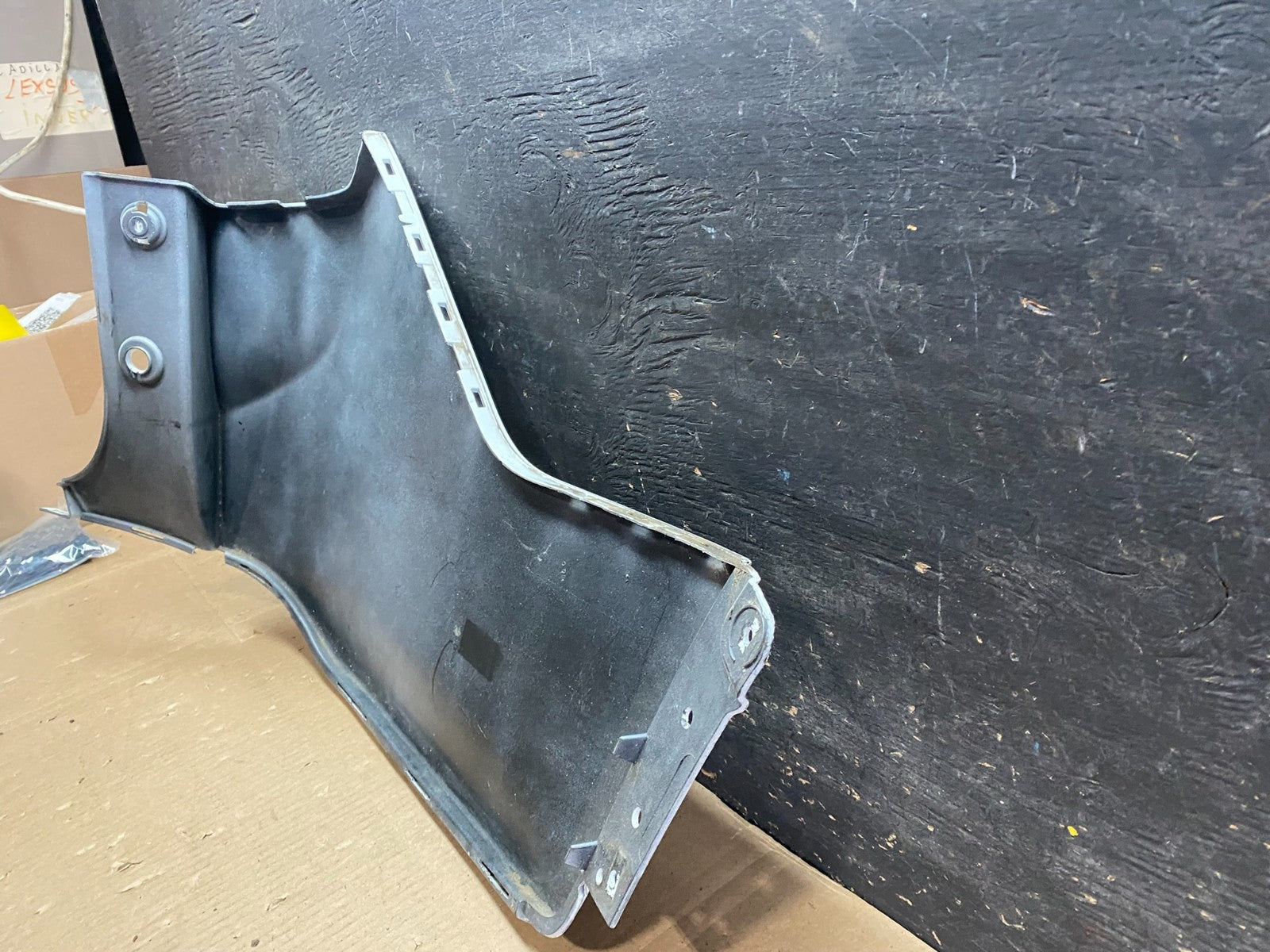 2017-2019 GMC Acadia Rear Left Driver Quarter Panel Trim Bumper Cover U0133 DG9