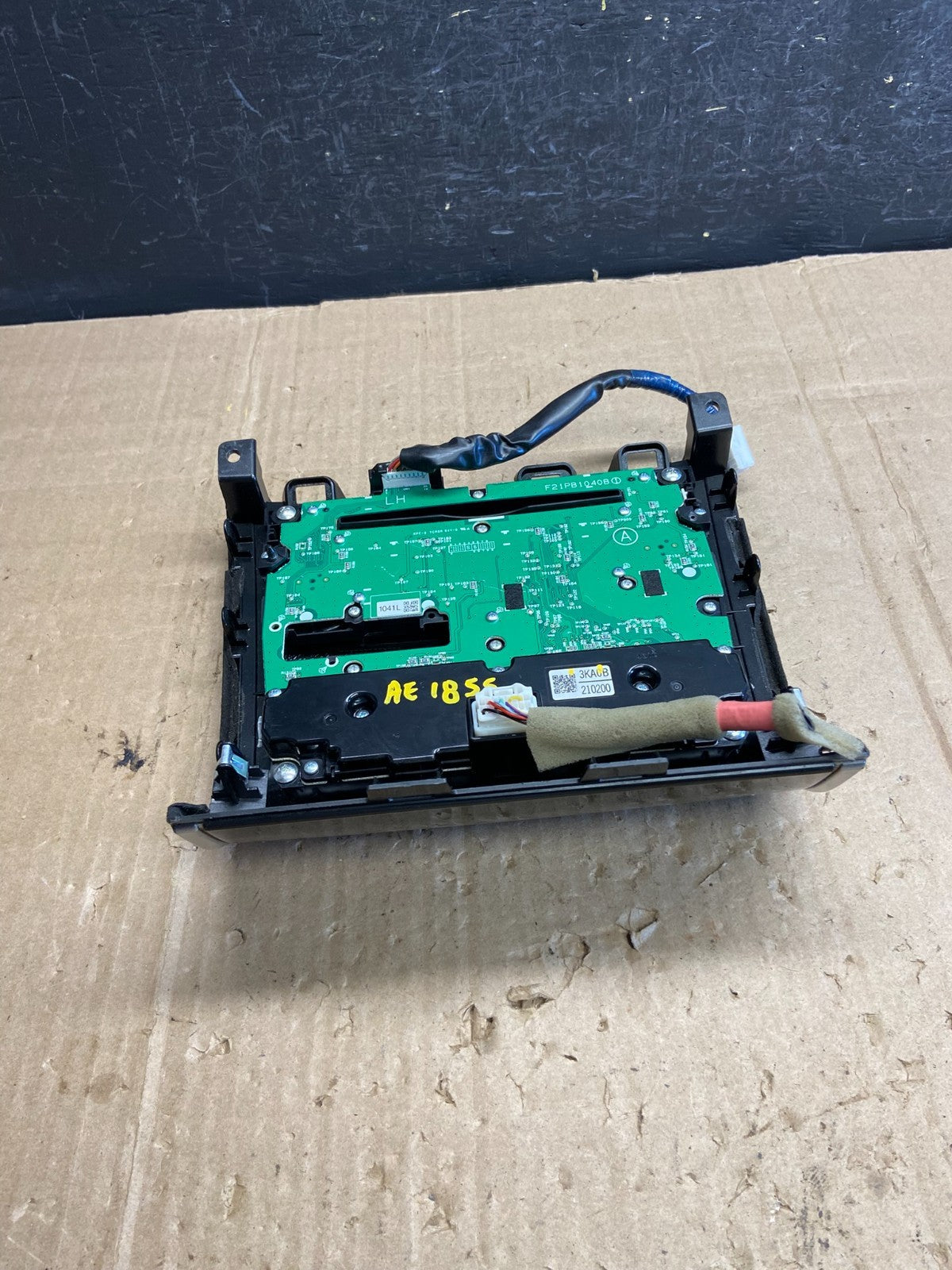 2013 to 2016 Nissan Pathfinder Radio Temperature Climate Control AE3942 DG4