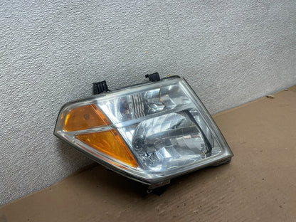 2005 to 2007 Nissan Pathfinder Halogen Headlight Right Passenger Oem AA9991 DW2