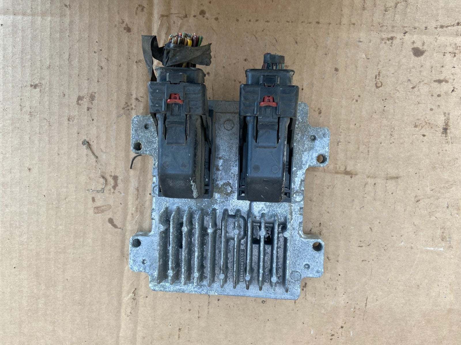 2007 to 2011 Chevrolet Cobalt HHR Ecu Engine Control Module Unit Ecm AD2874 DG0