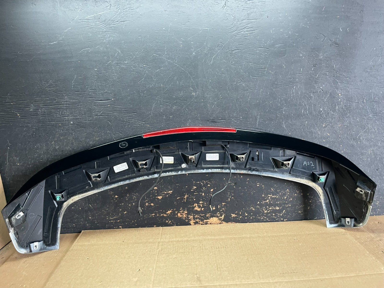2010-2016 Cadillac Srx Upper Rear Spoiler Wing Brake Light Oem aa8946 DG7