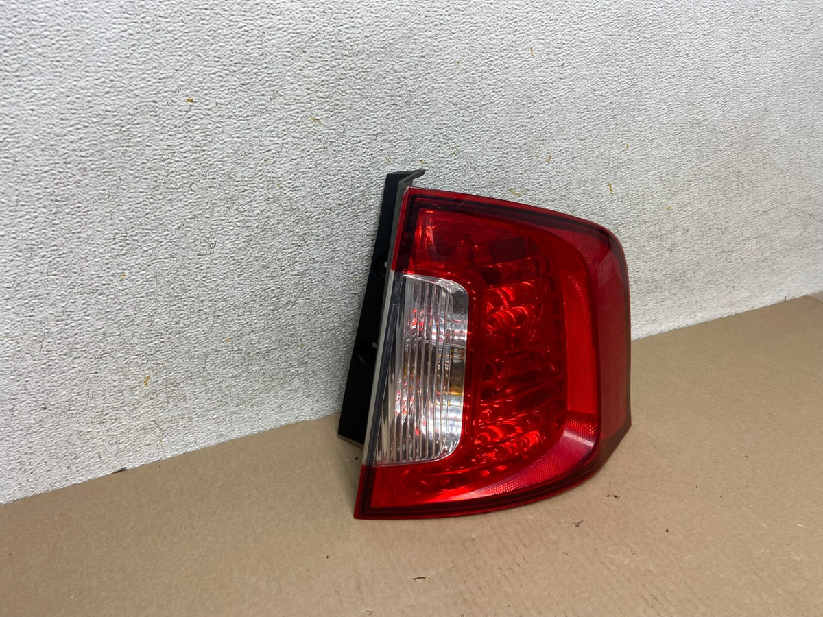 2011 2012 2013 2014 Ford Edge Right Passenger RH Side Tail light AH6669 LK1