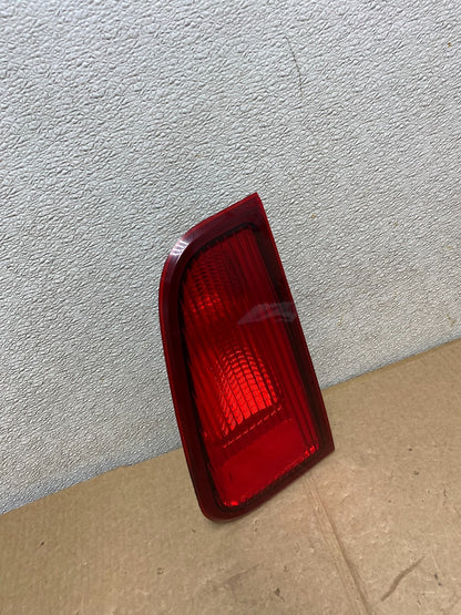 2003-2006 Lincoln Navigator Right Passenger Side Tail Light Inner V1153 DW2