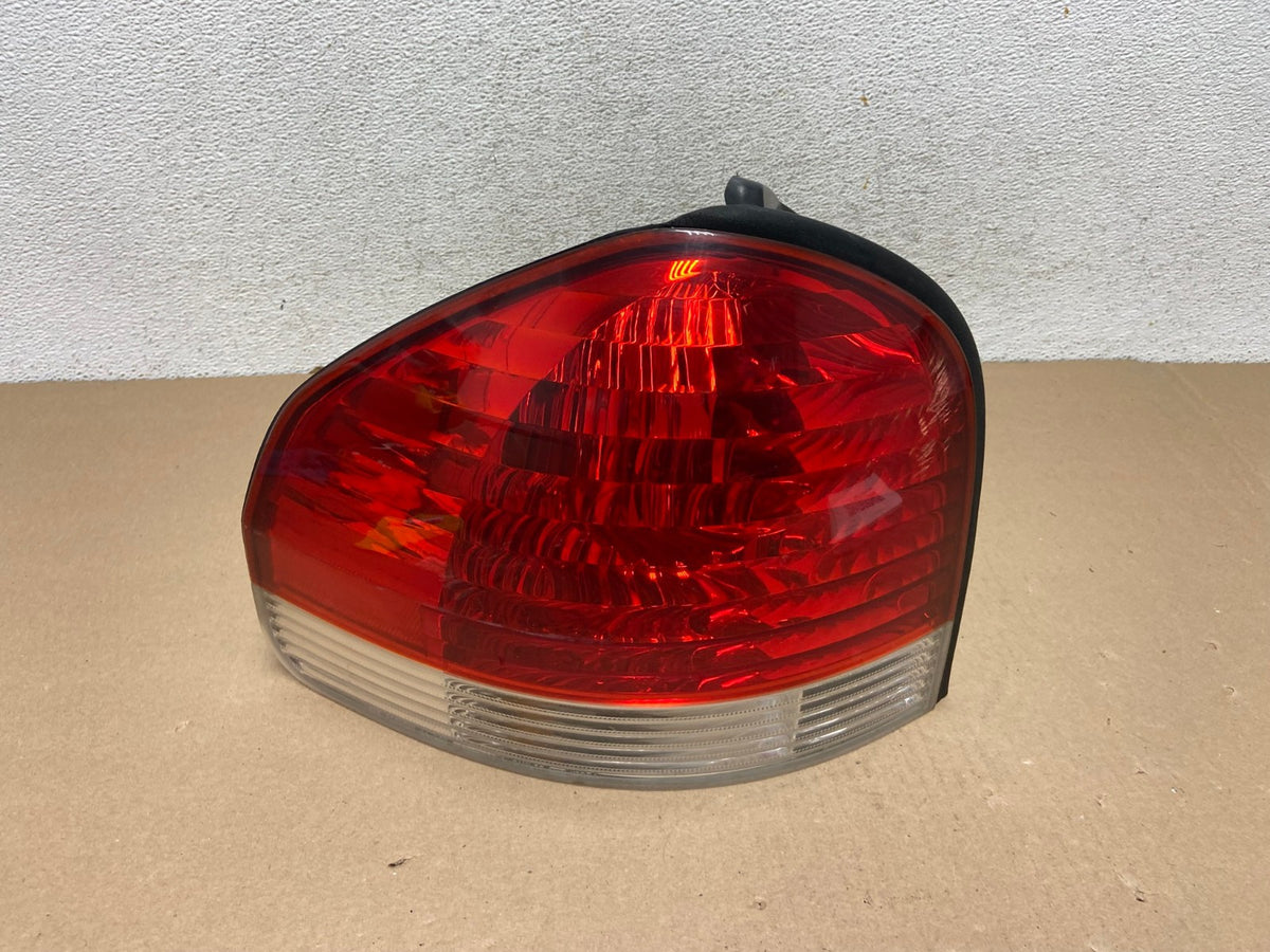 2005 to 2006 Hyundai Santa Fe Left Driver Side Tail Light AG3331 LK0