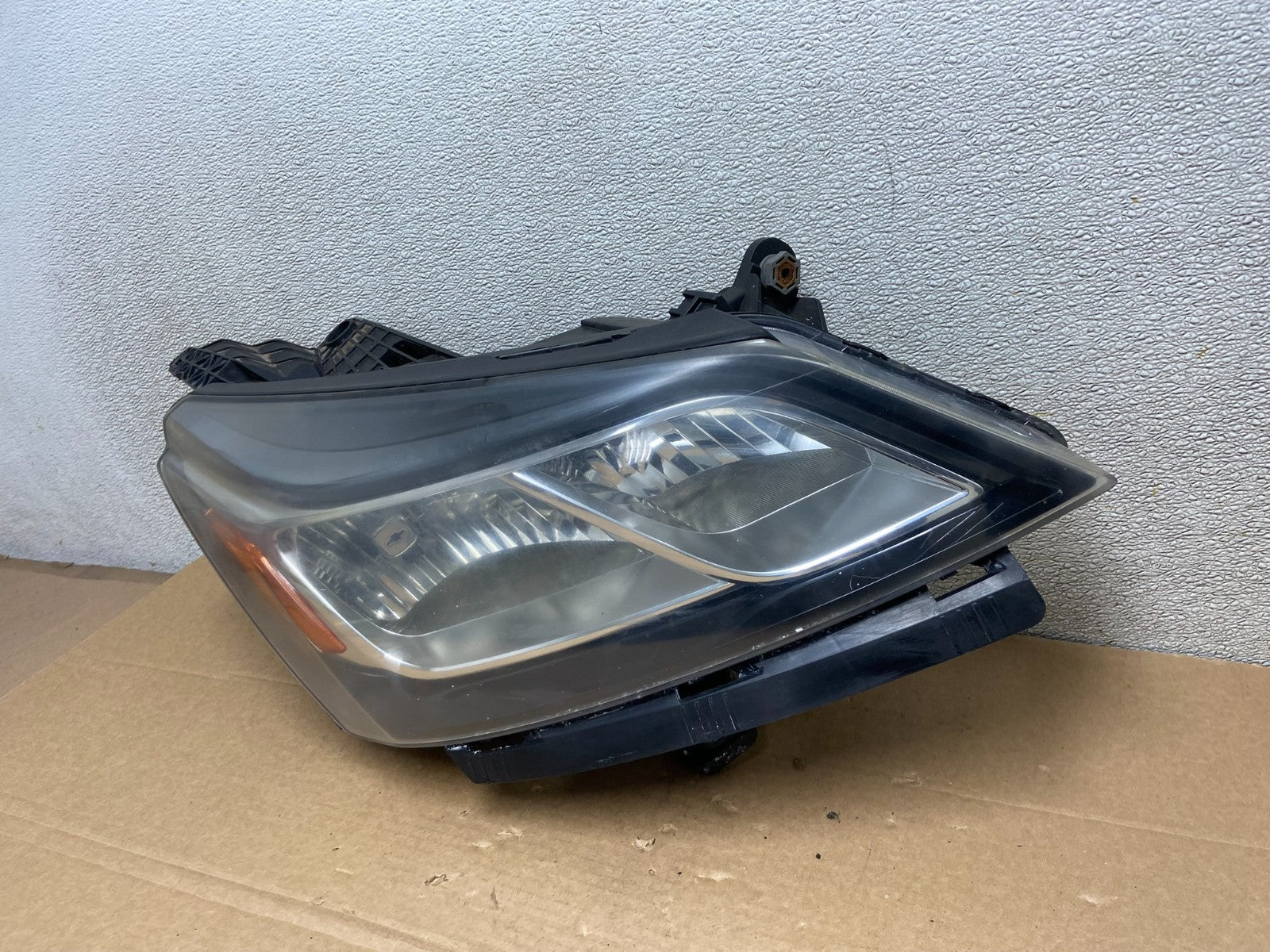 2013-2017 Chevrolet Traverse Right Passenger Side Halogen Headlight AB3493 DW1