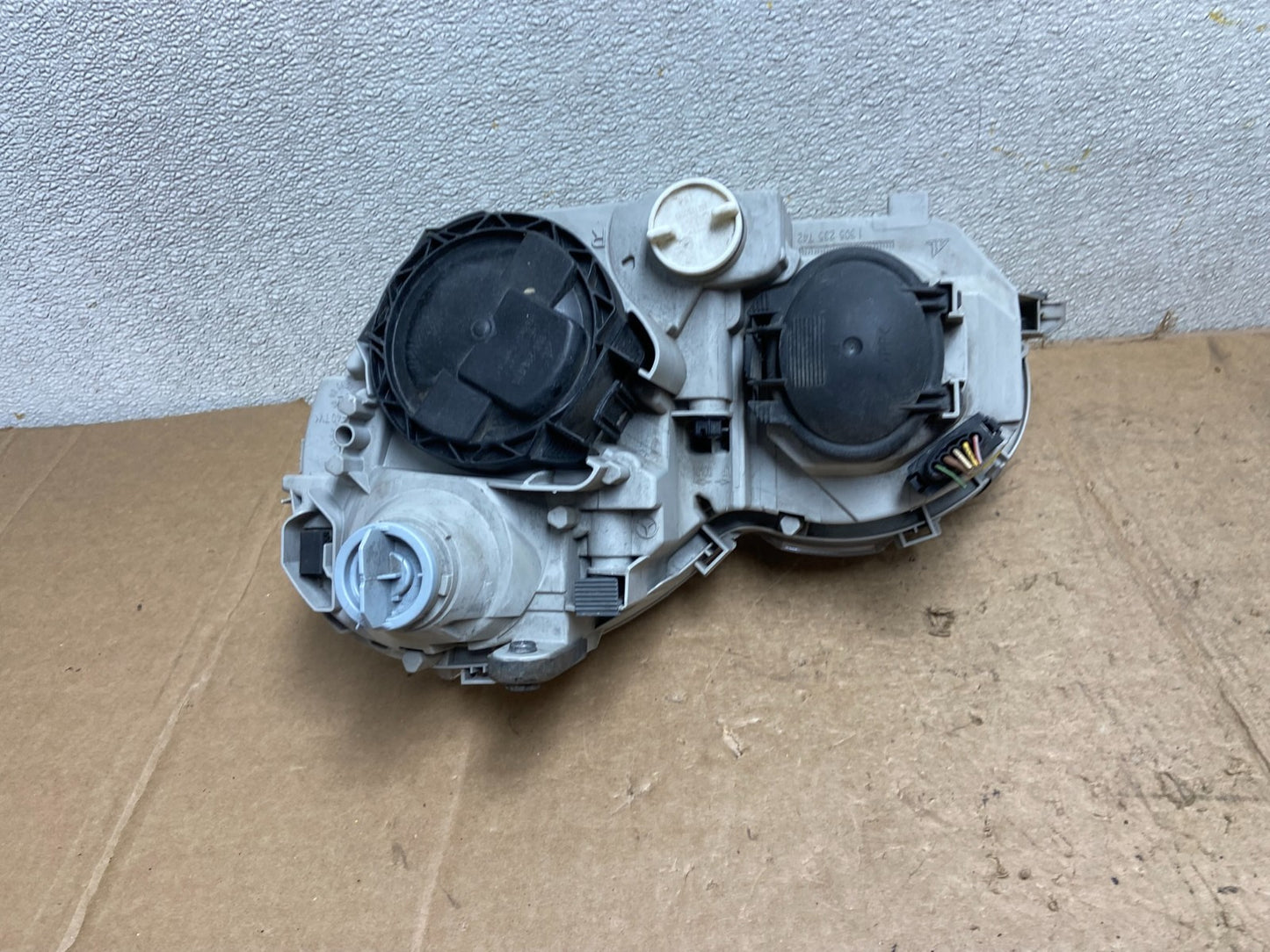 2005 to 2007 Mercedes-Benz C-Class Right Passenger Side Headlight AA52274