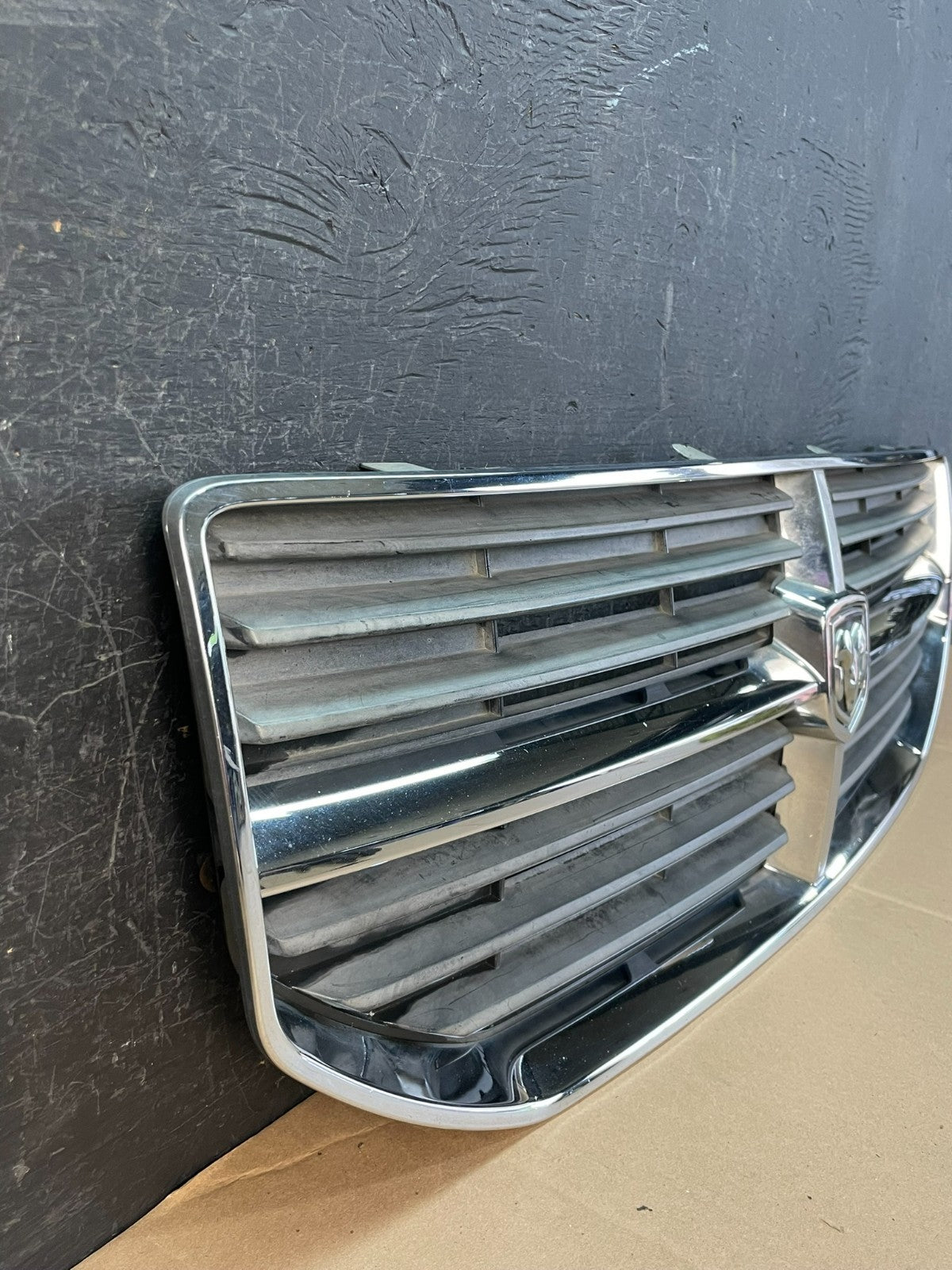 2007 2008 2009 2010 Dodge Caliber Upper Front Chrome Grill Grille ad8317 DG2