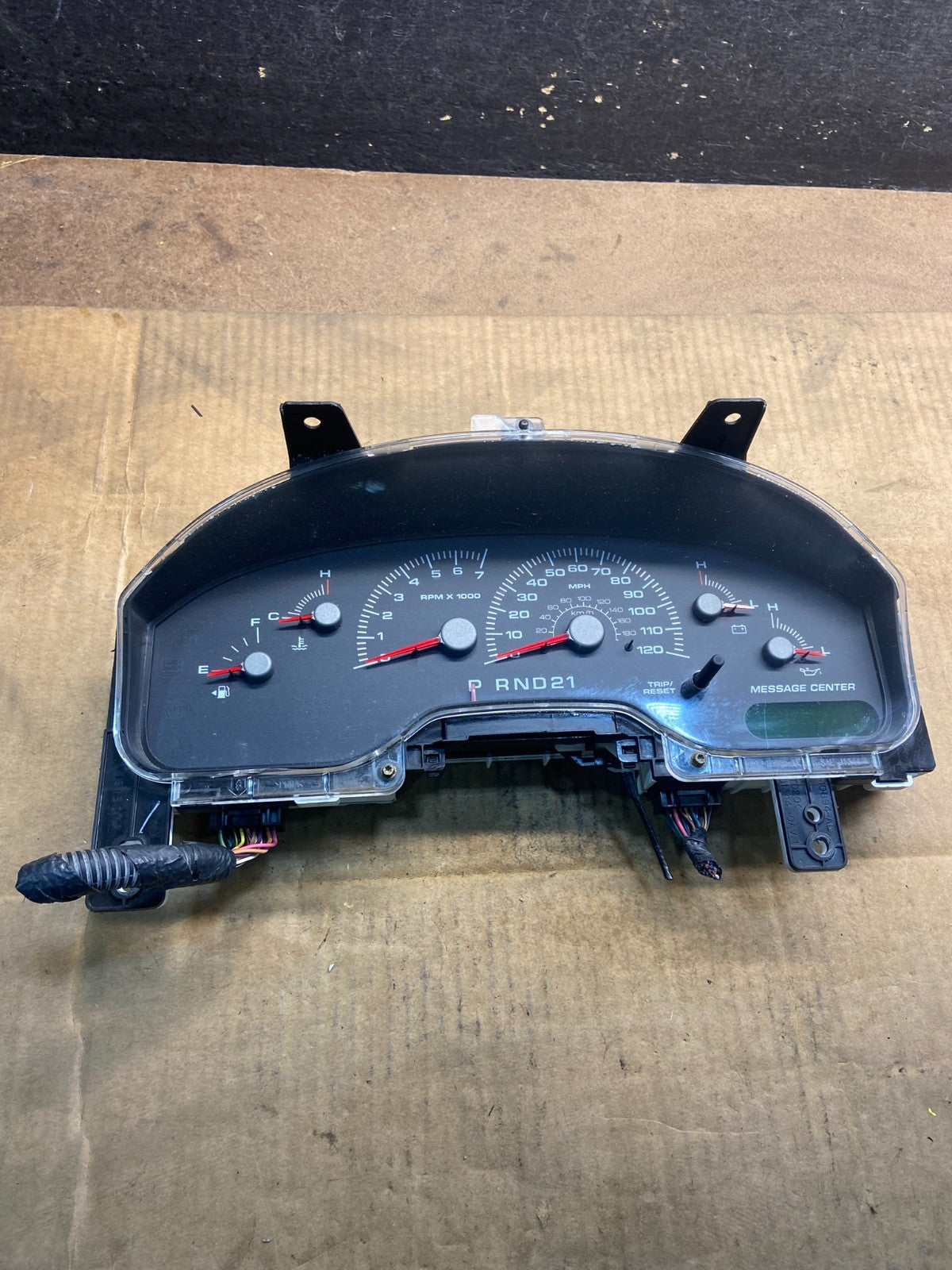2004 2005 Ford Explorer Speedometer Cluster Gauge Oem Y4548 PS0
