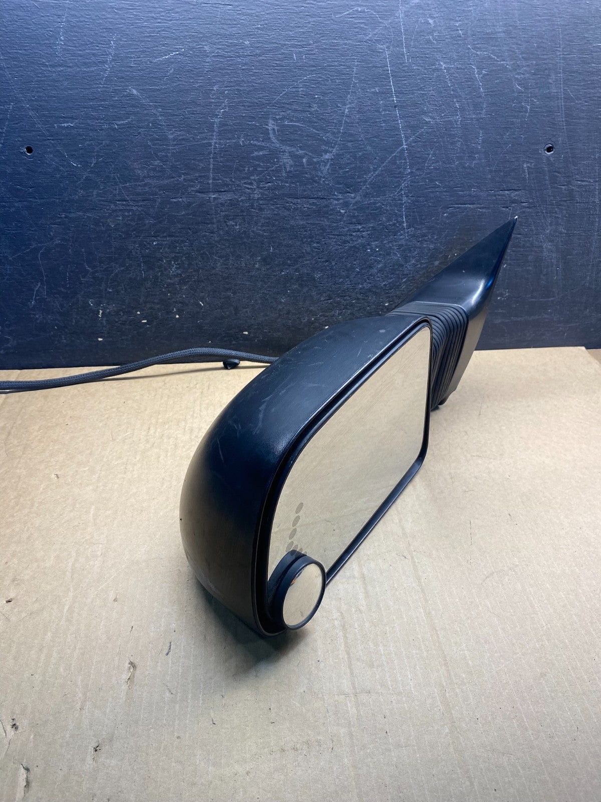 2003 to 2007 Chevy Silverado Driver Left Side View Turn Signal Mirror AG7113 DW9
