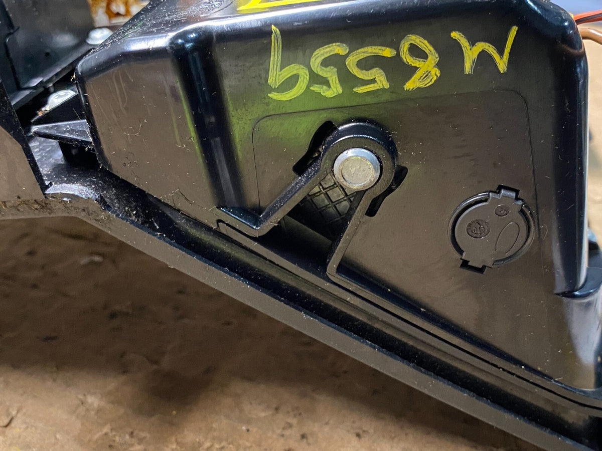 2010-2012 Land Rover Range Rover HSE Center Console Shifter Bezel Trim M8559 DG9