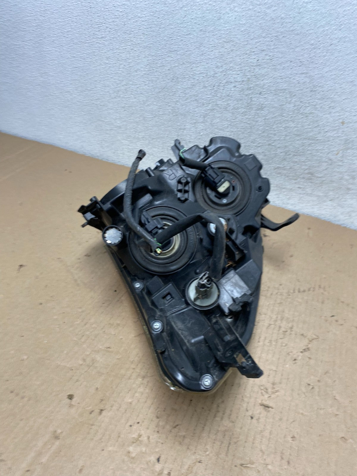 2009-2013 Nissan Rogue Right Passenger Halogen Headlight AF3230 DW6