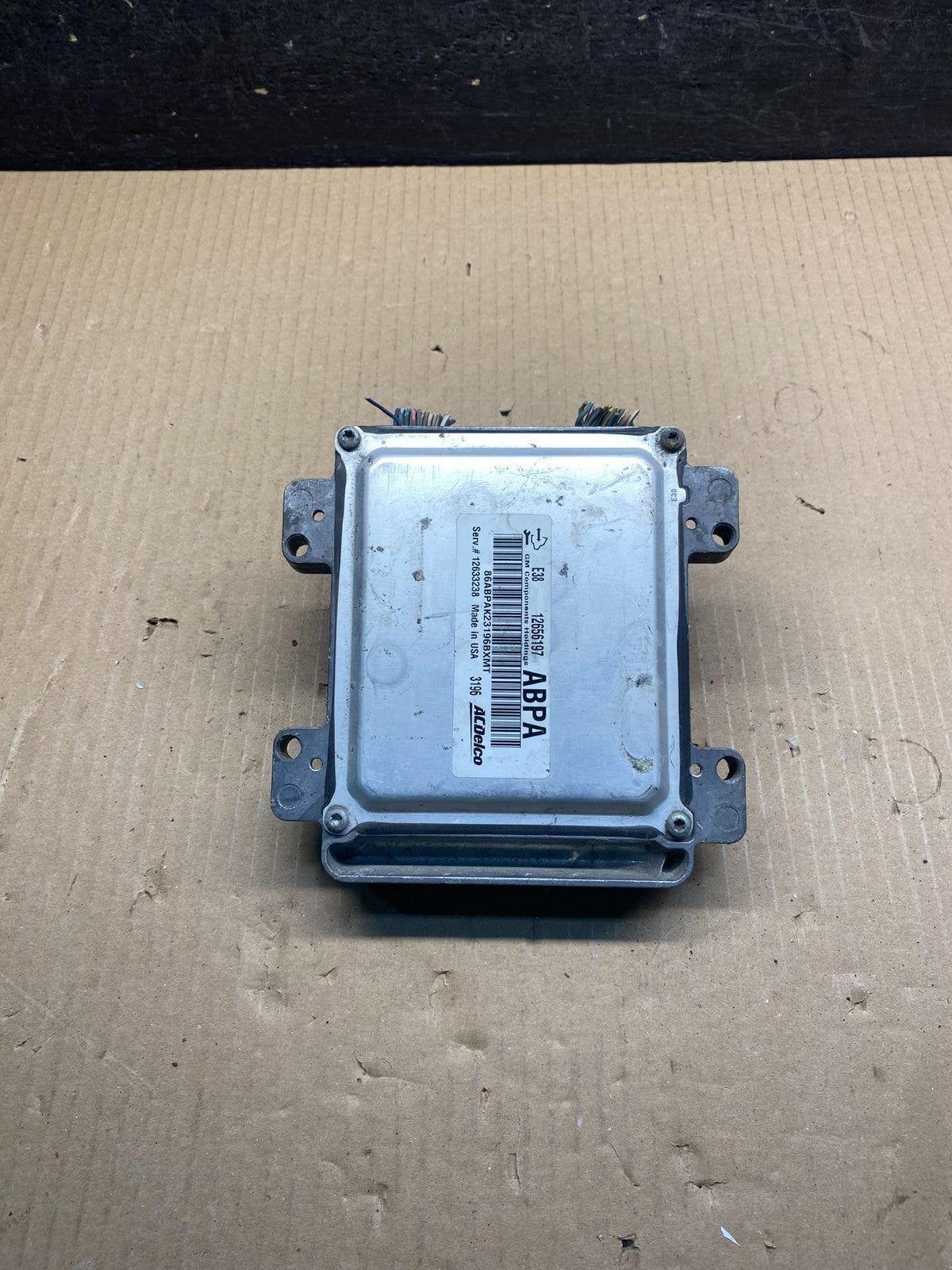 2010 to 2013 Chevrolet Silverado Yukon Engine Control Module ECM ECU AH7447 DG1