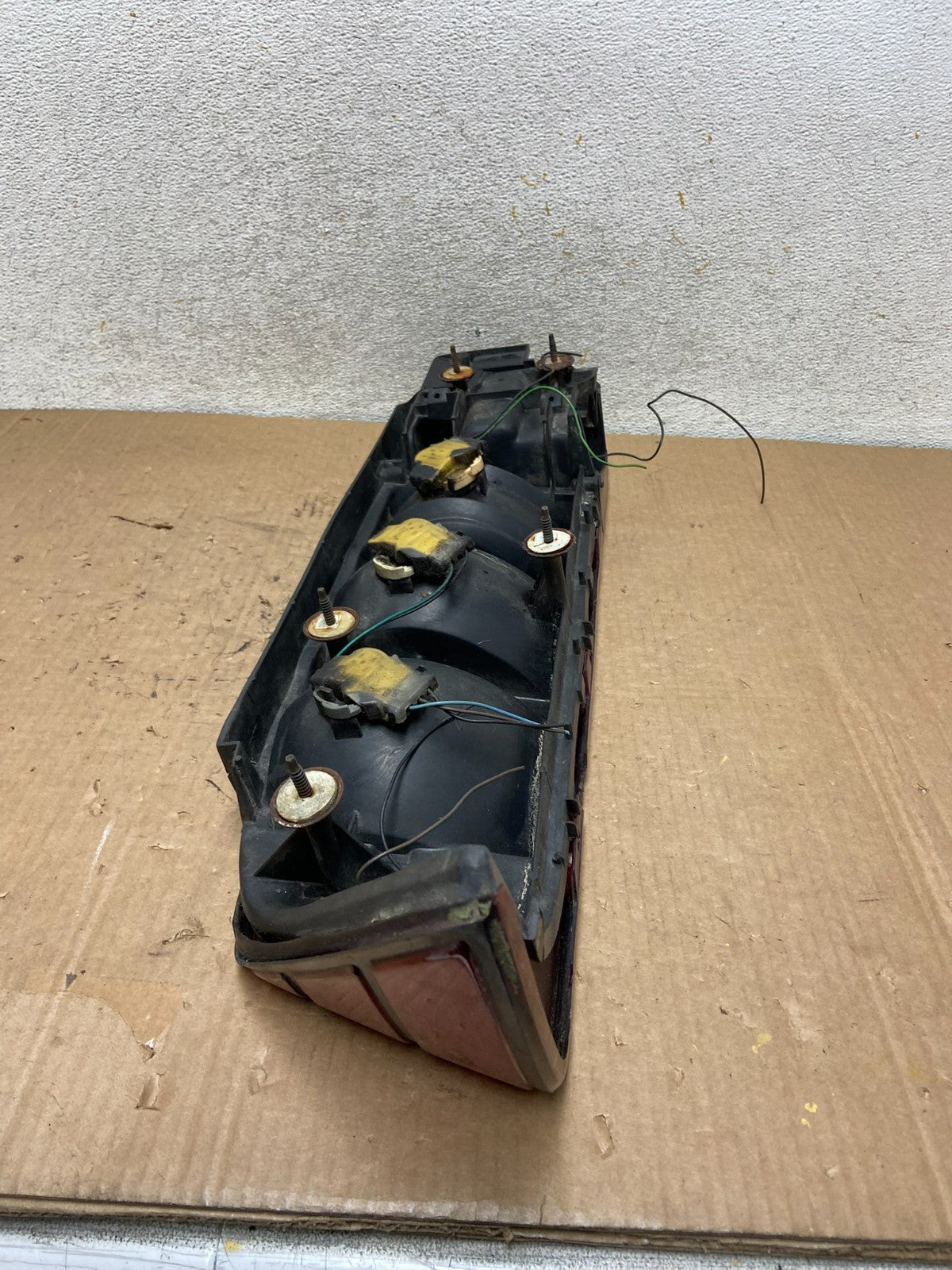 1982 to 1992 Chevrolet Camaro Right Passenger RH Side Tail Light AI9091 LK7
