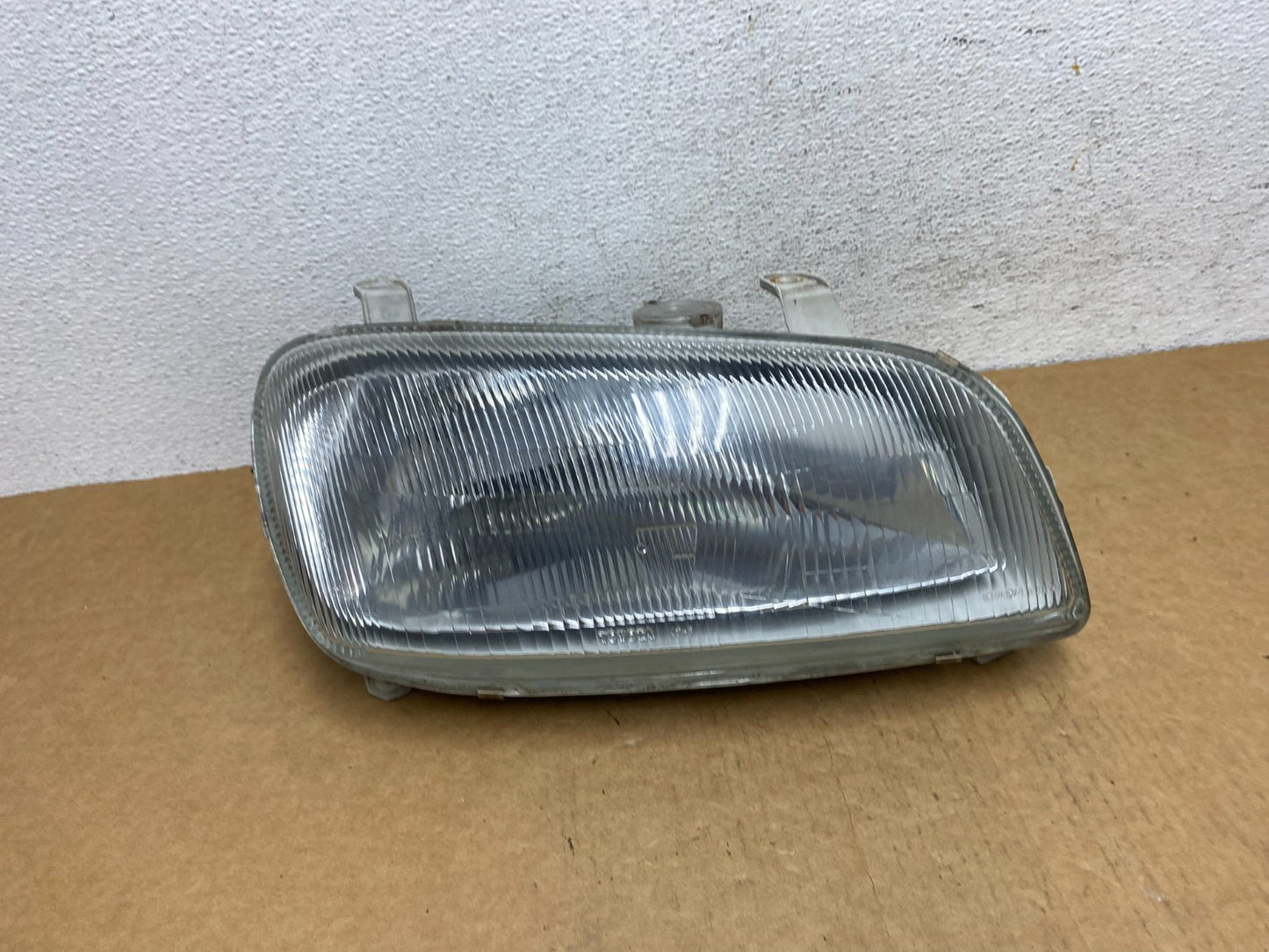 1994 to 1998 Toyota Rav4 Right Passenger Rh Side Halogen Headlight AD4477 DG0