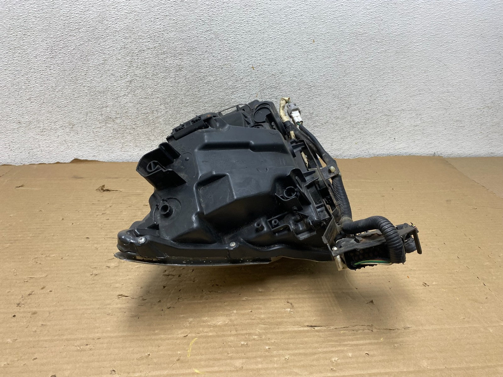2006 to 2010 Lexus IS250 IS350 Left Driver LH Side Headlight Halogen AG8235 DW9