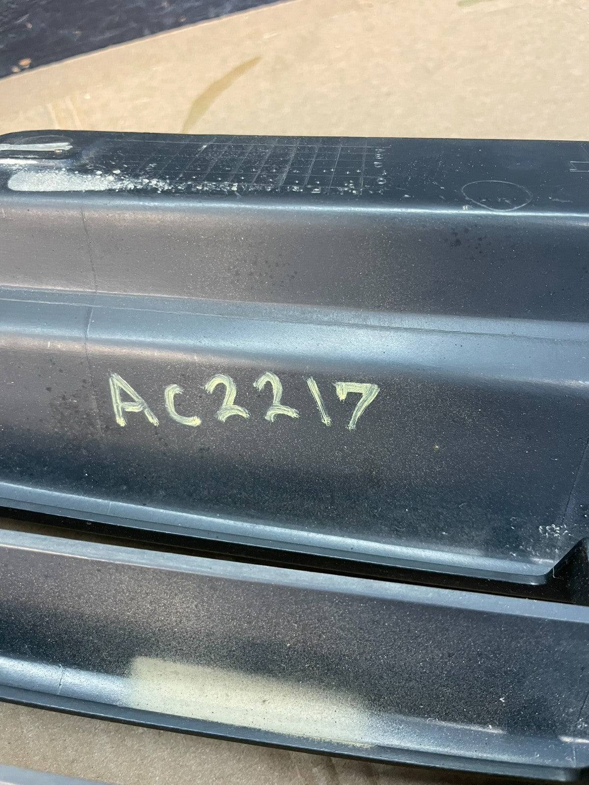 2002 to 2009 Gmc Envoy Front Upper Grill Grille OEM AC2217 DG7