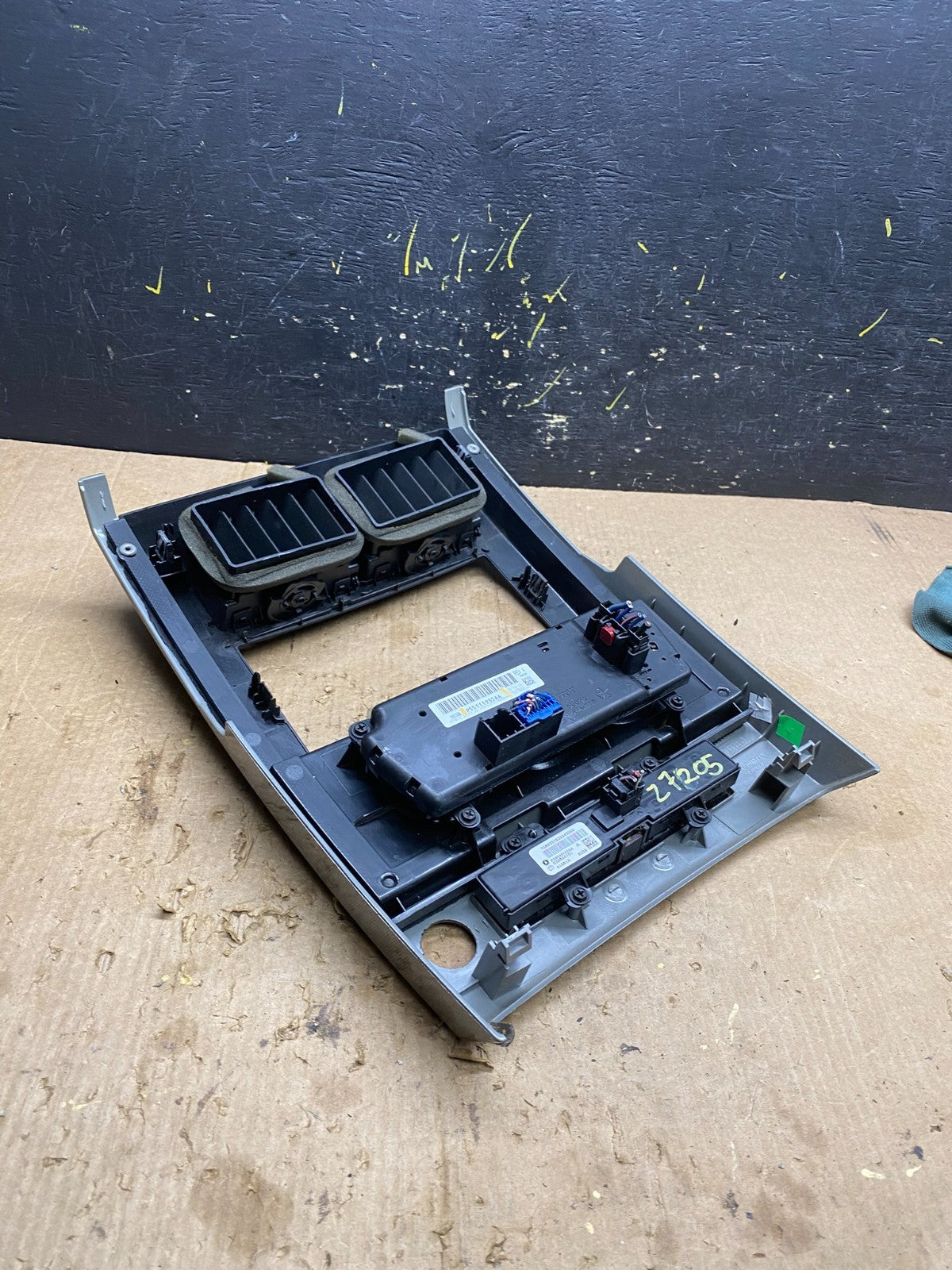 2008 to 2012 Jeep Liberty Dash Climate Temperature Control Radio Bezel Z7205 DG3