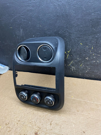 2011 to 2017 Jeep Compass Dash Climate Temperature Control Radio Bezel W3033 DG1