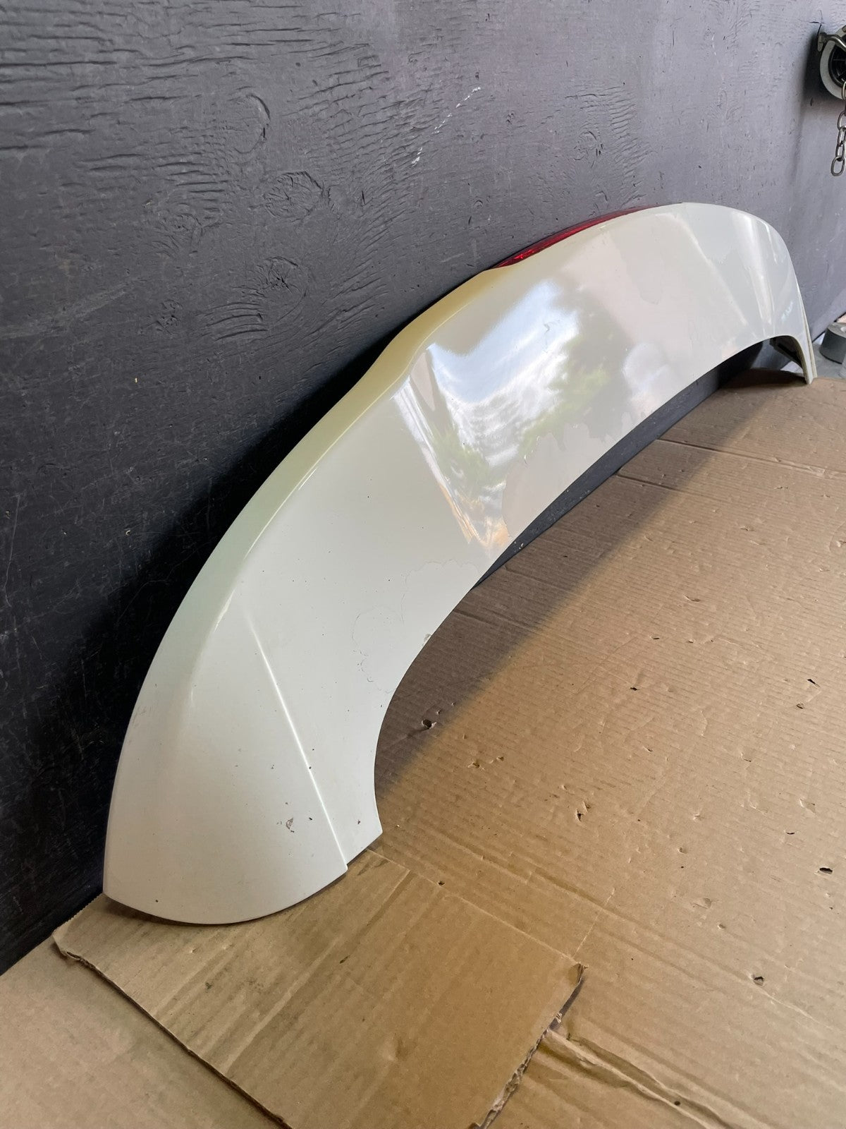 2015 to 2020 Kia Sedona Rear Trunk Spoiler Wing AE3759 DG2