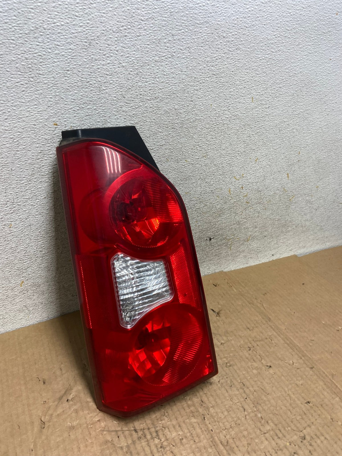 2005 to 2015 Nissan Xterra Tail Light Left Driver Lh Side AI6756 LK2