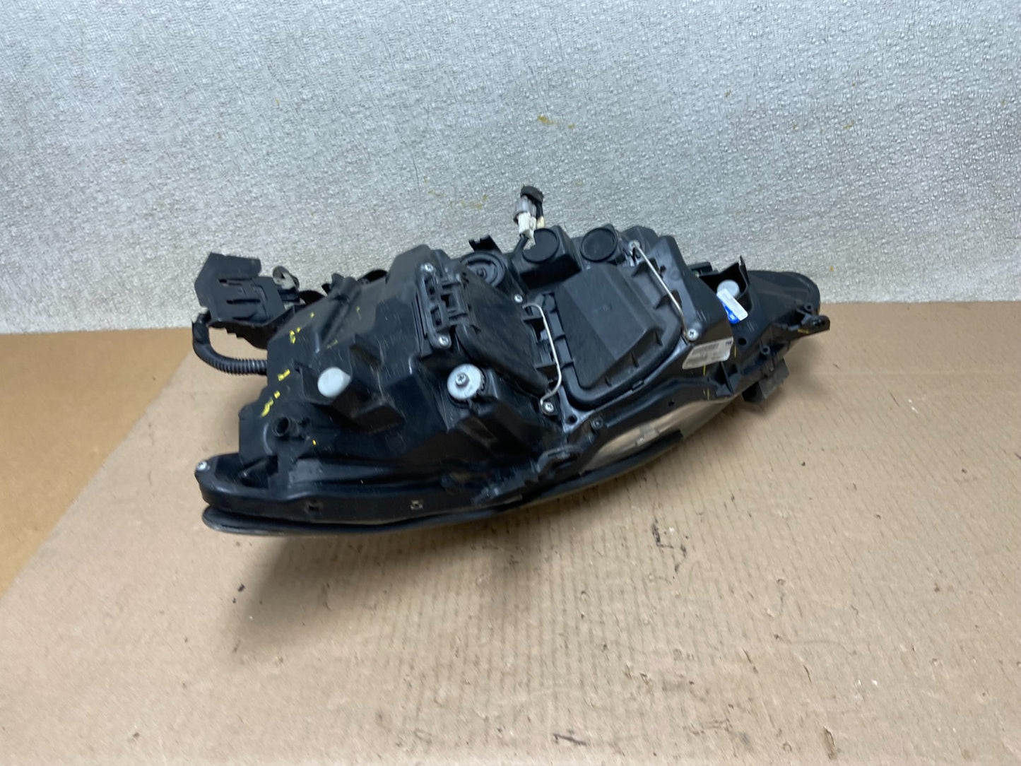2006 - 2010 Lexus IS250 Right Passenger RH Side Xenon Headlight TYC Z4012 DW11