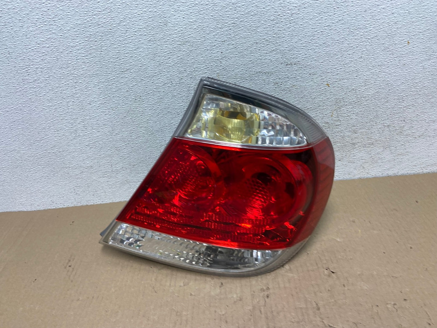 2005 to 2006 Toyota Camry Tail Light Right Passenger Side AE9643 LK0