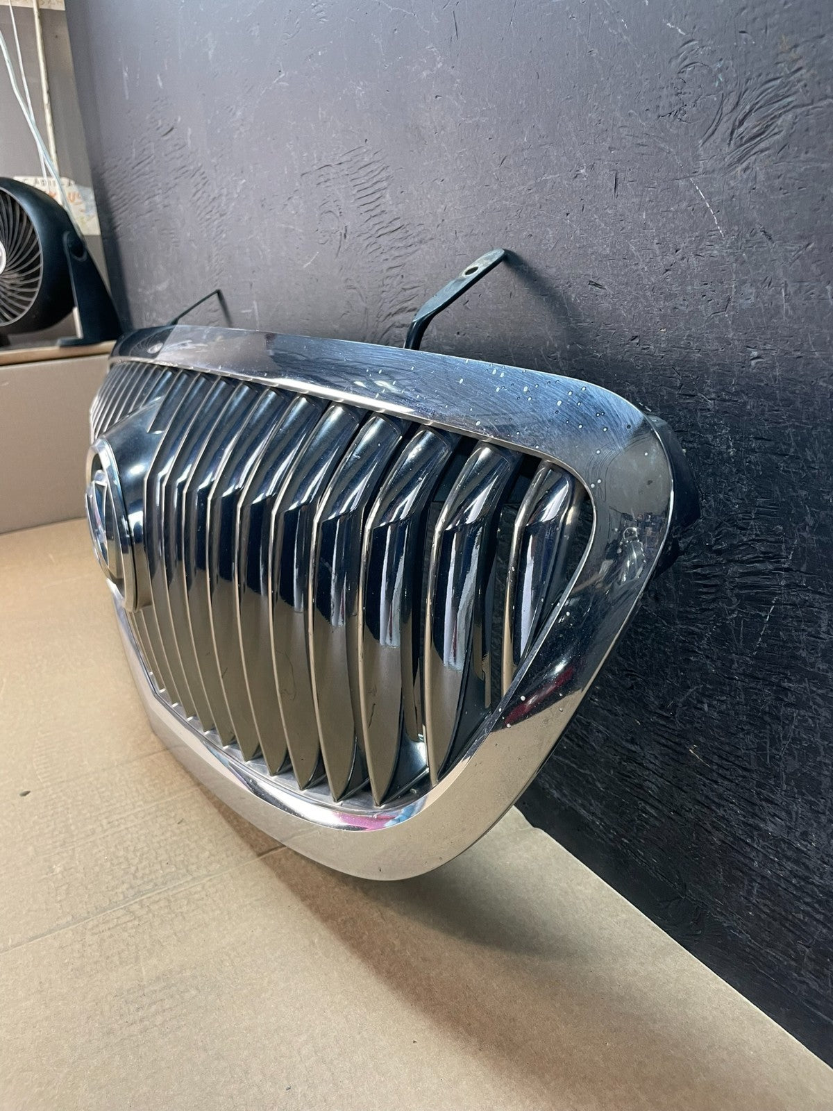 2008 to 2012 Buick Enclave Front Upper Grill Grille AF5188 DG1