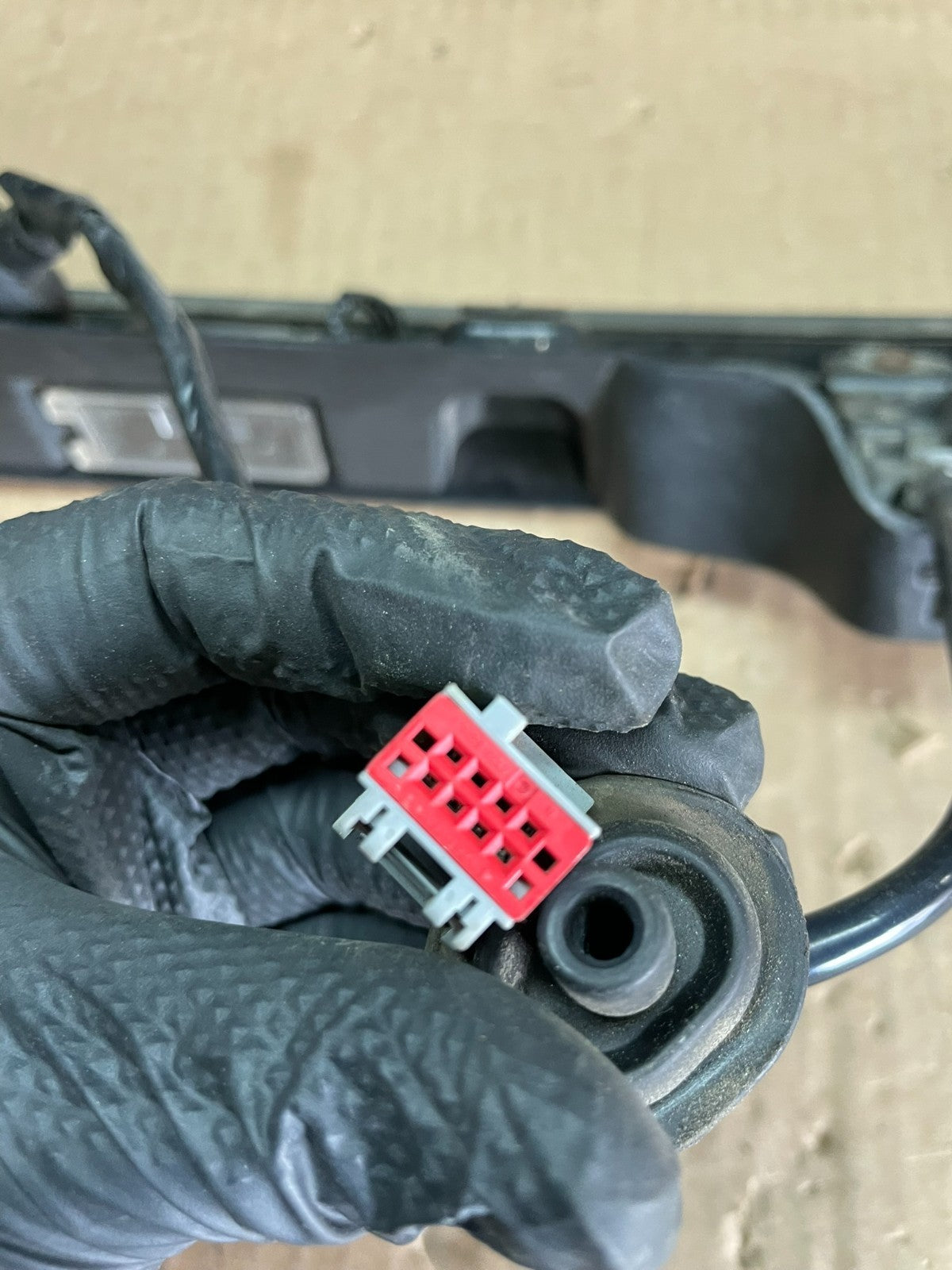2016 - 2019 Ford Explorer Interceptor Rear Tailgate Molding W/ Camera AB3091 DG7