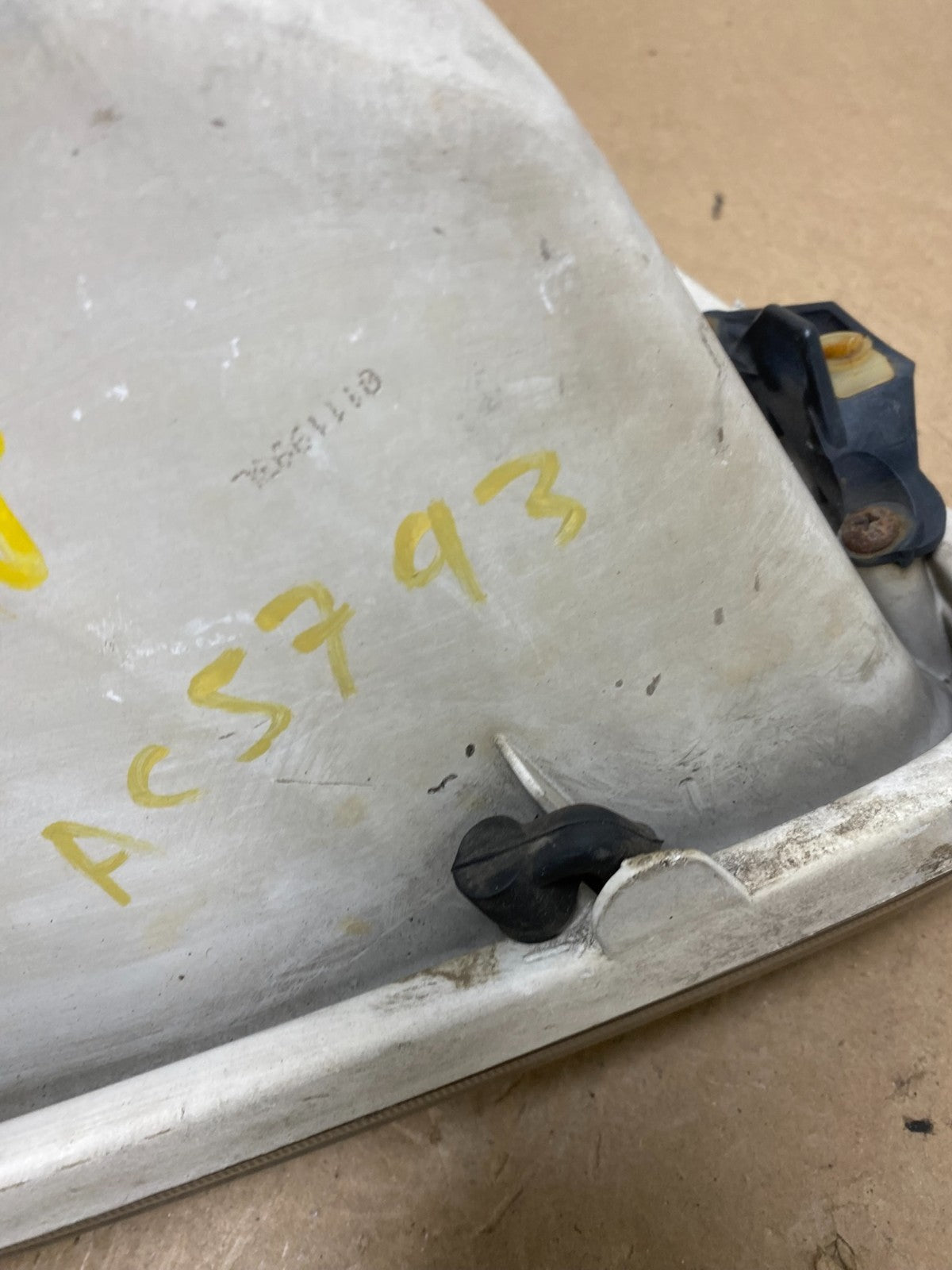 2000 - 2004 Toyota Tundra Left Driver LH Side Halogen Headlight AC5793 DW9