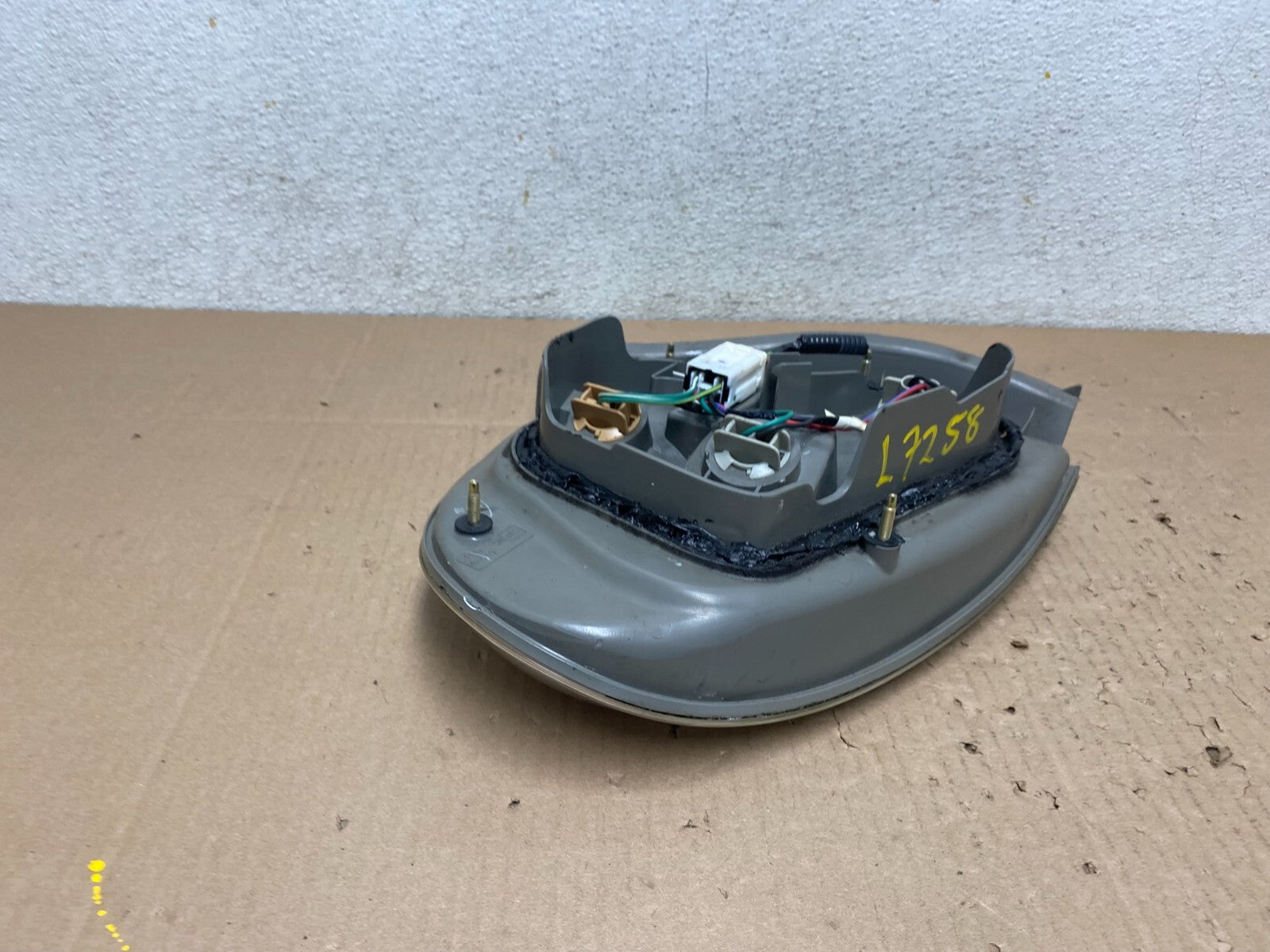 2002 2003 Nissan Maxima Right Passenger RH Side Tail Light L7258 DW6