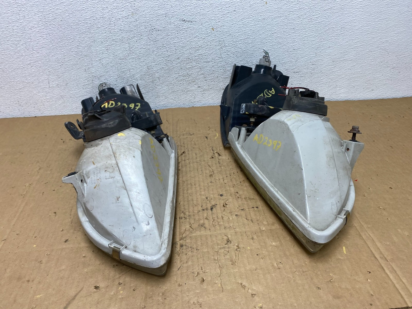 2001 2002 2003 Toyota Sienna Left+Right Side Set Headlights Halogen AD2397 DW13