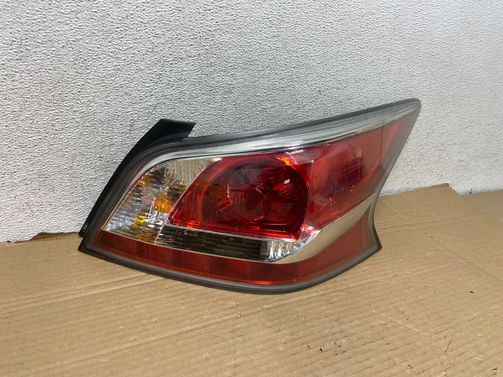 2013 2014 2015 Nissan Altima Right Passenger RH Side Tail Light AG8930 DW1