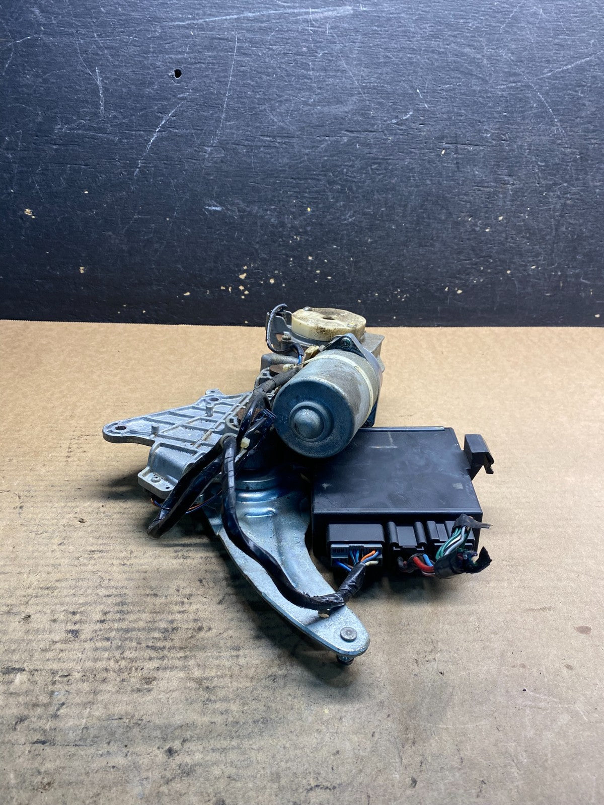 2008-2017 GMC Acadia Enclave Tailgate Back Door Rear Wiper Motor Wiper AA1731 DG3