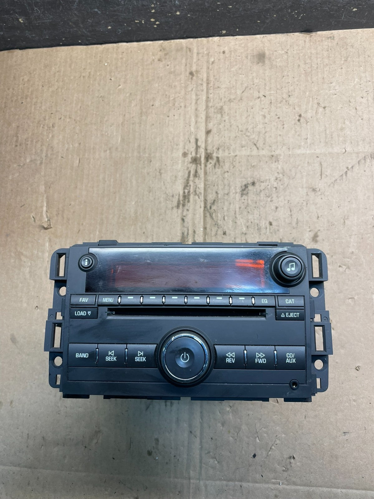 2007 Saturn Outlook Radio AM/FM CD MP3 AUX Receiver T7306 DG0