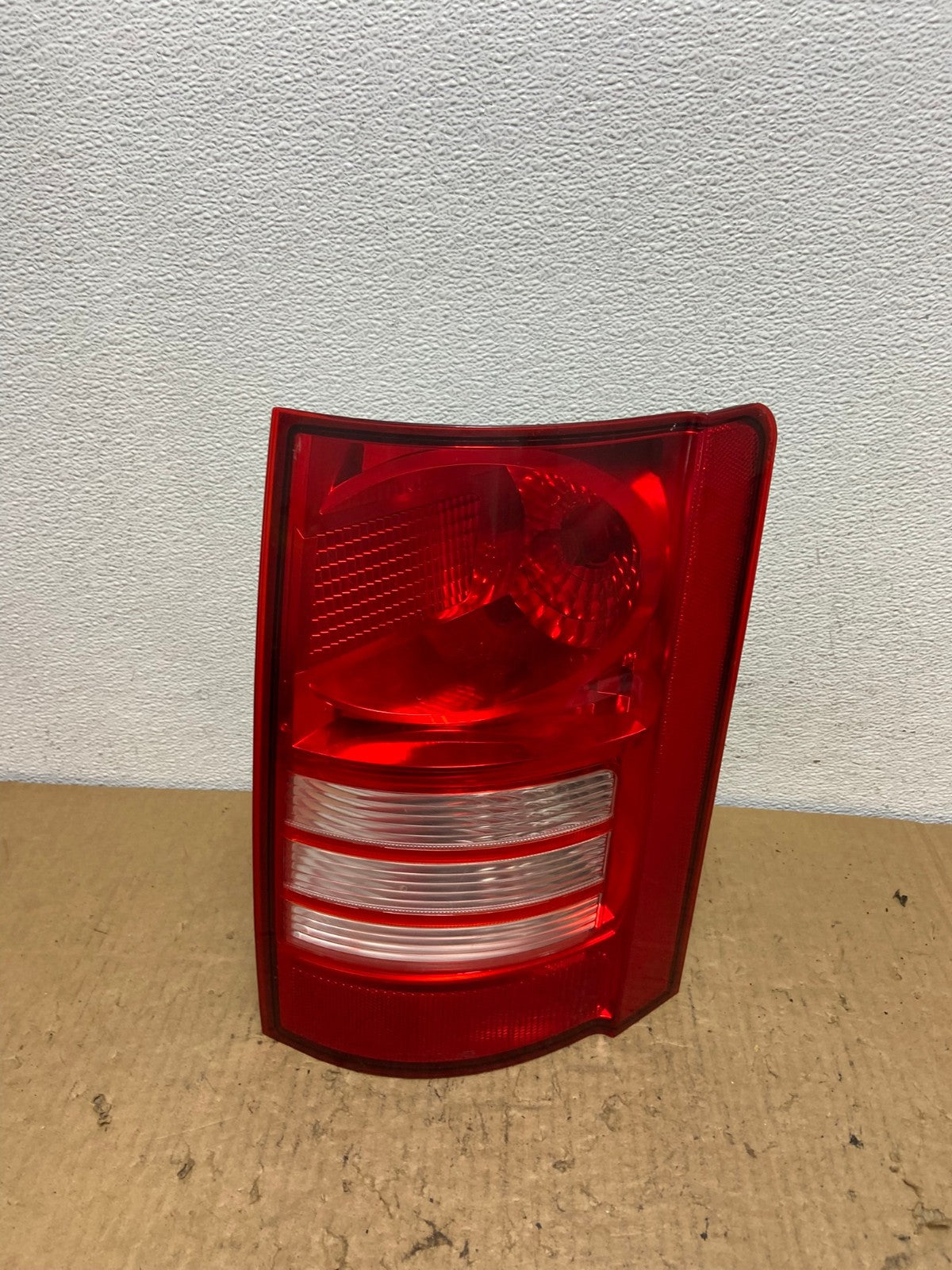 2008 - 2010 Chrysler Town And Country Right Passenger Tail Light AC8268 LK0