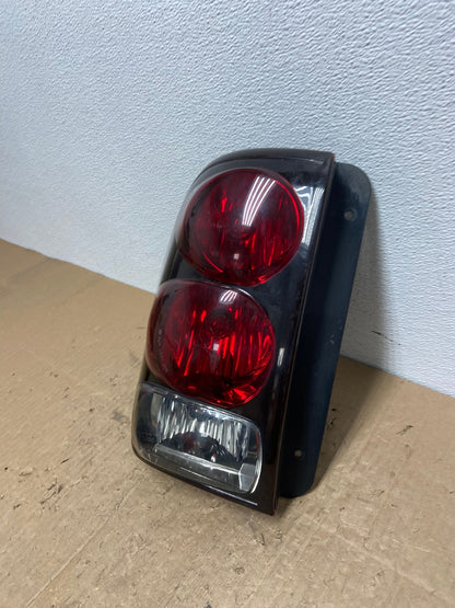 2002 to 2009 Chevrolet Trailblazer Left Driver LH Side Tail Light AB8618 LK1
