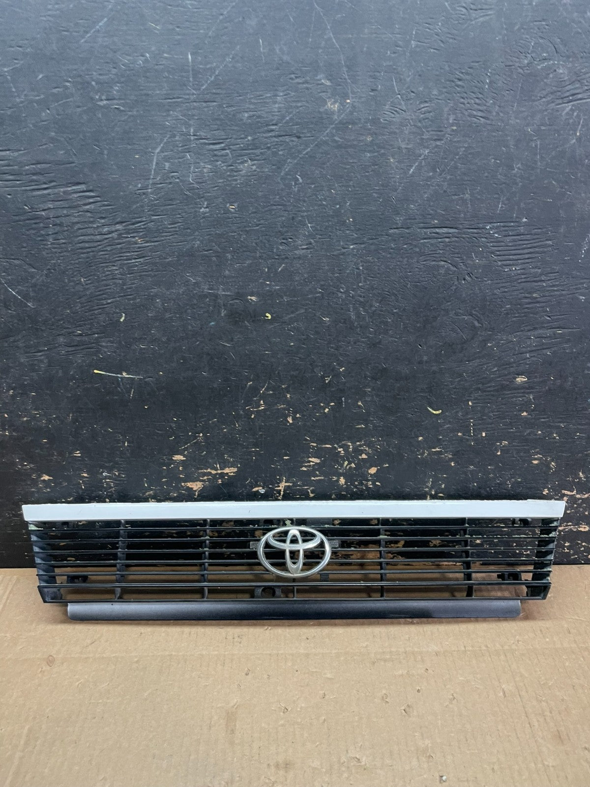 1987 to 1991 Toyota Camry Front Upper Grill Grille Oem AB3198 DG0