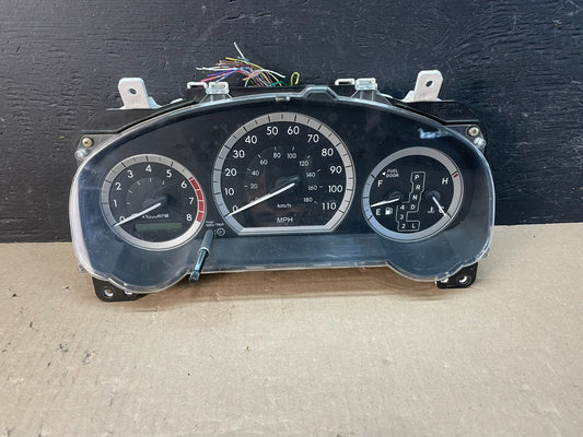 2004 2005 Toyota Sienna Speedometer Cluster Gauge AE3370 DG0