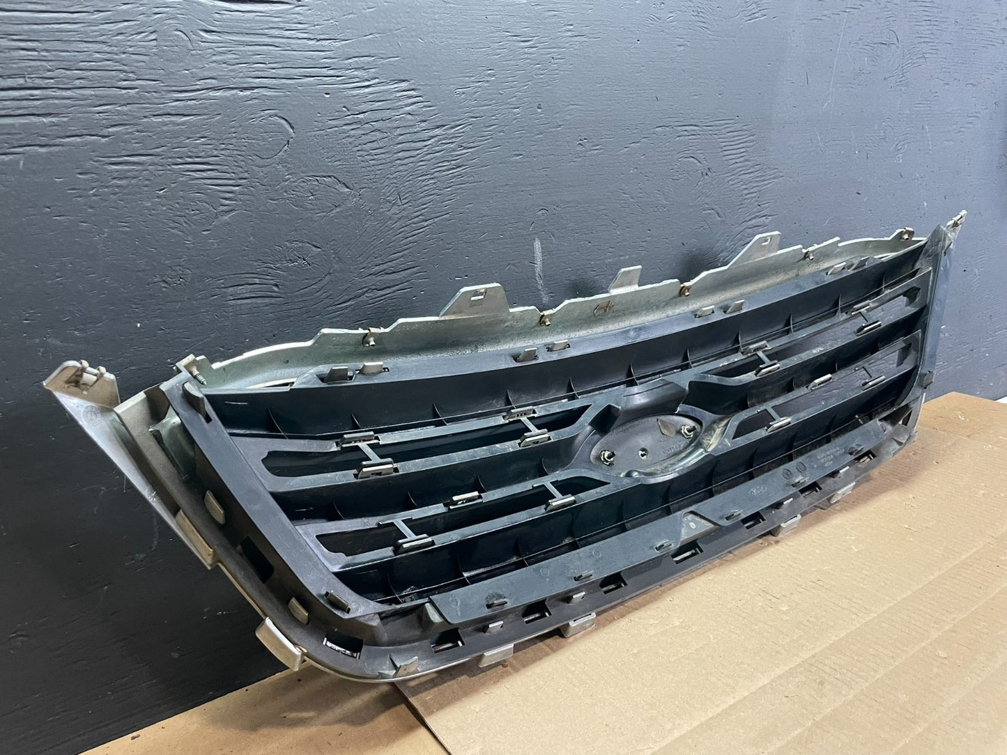 2010 2011 2012 Ford Taurus Front Upper Grill Grille Chrome OEM AB7627 DG6