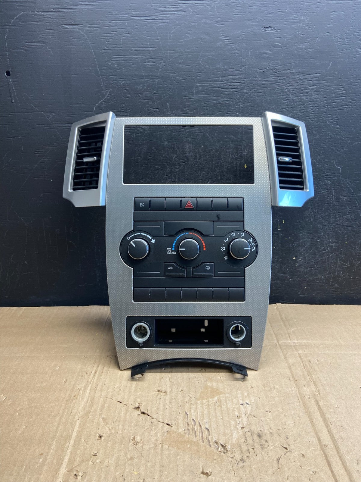 2008 to 2010 Jeep Grand Cherokee Center A/C Heater Climate Control AD1748 DG0