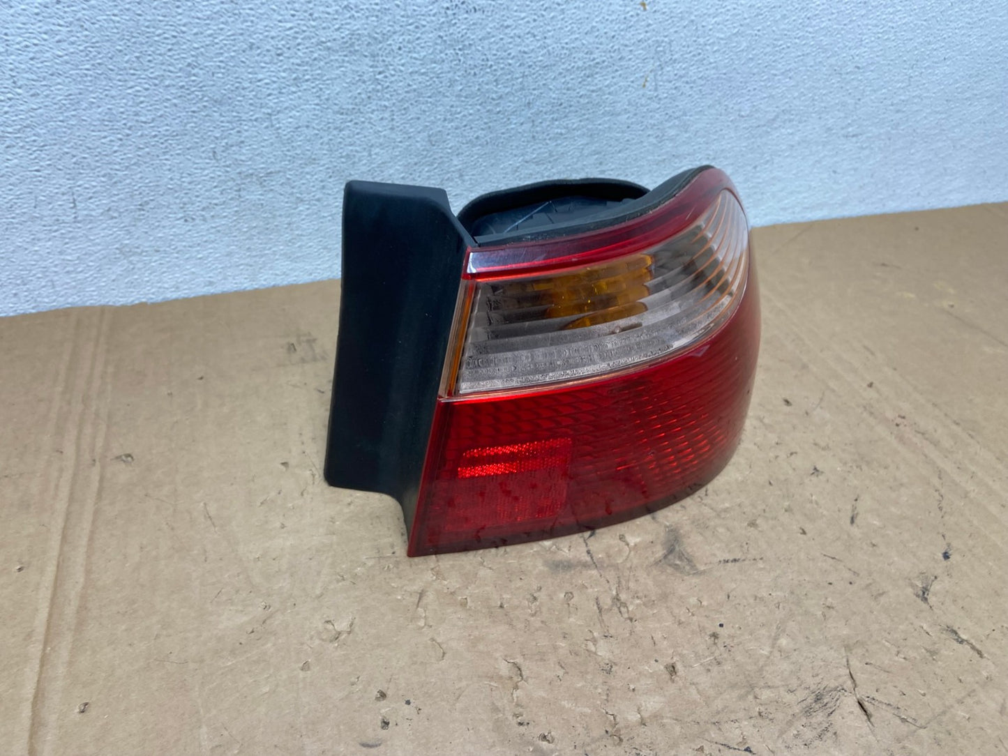 1998 to 2000 Honda Accord Sedan 4door Right RH Side Tail Light AD3038 LK2