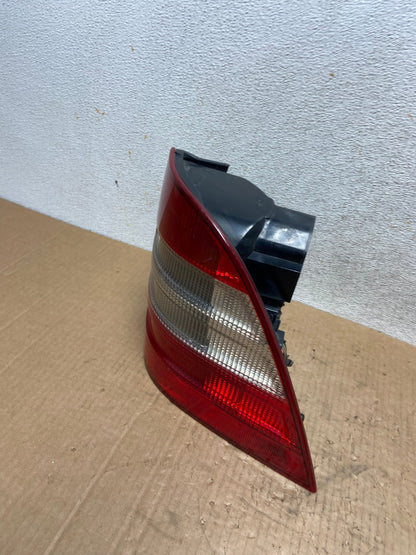 1998 to 2001 Mercedes ML320 ML-Class Right Passenger Rh Tail Light AI4750 LK1