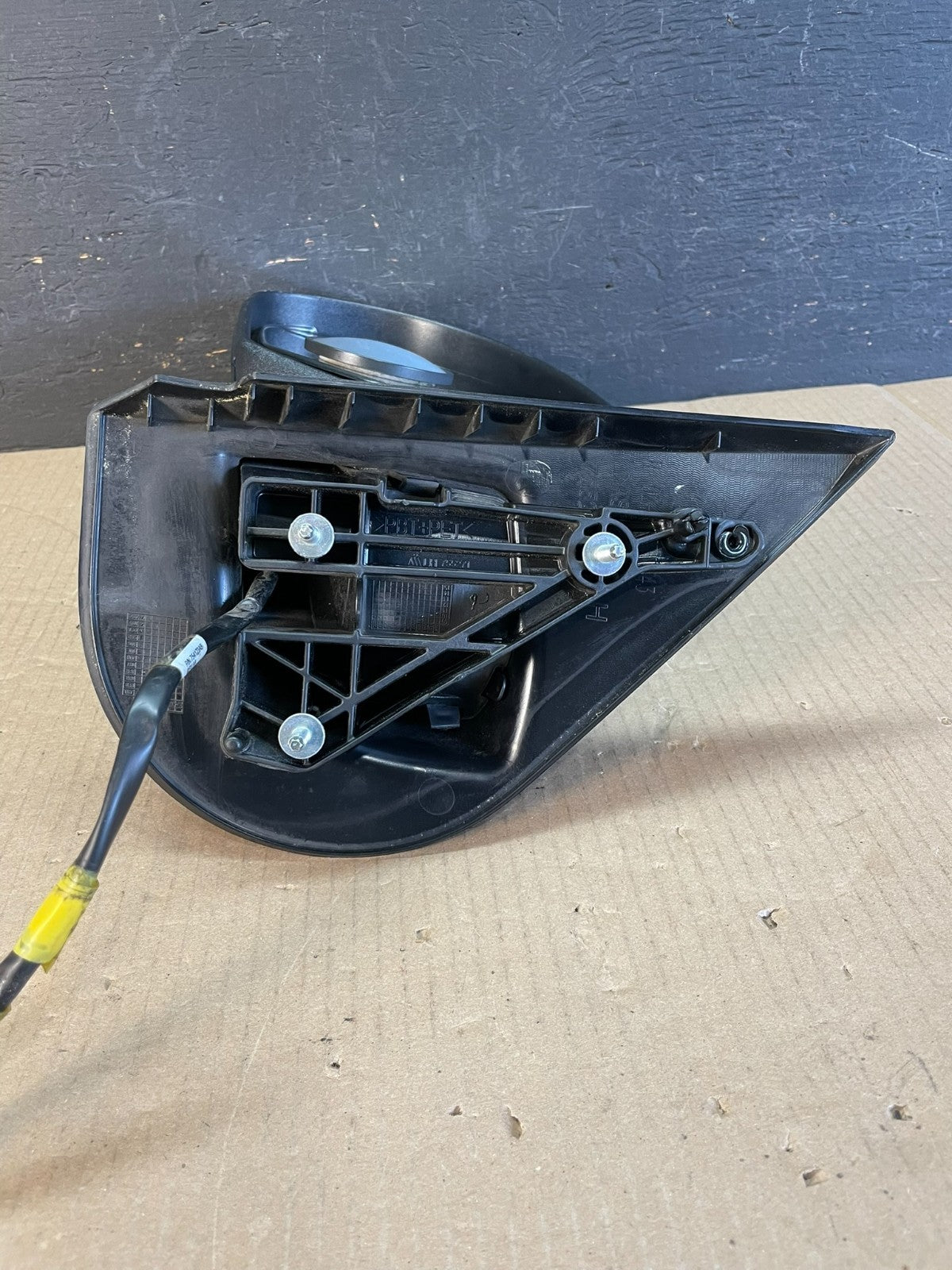 2007 to 2013 Chevrolet Tahoe Silverado Suburban Left Driver Mirror AE3692 DG4